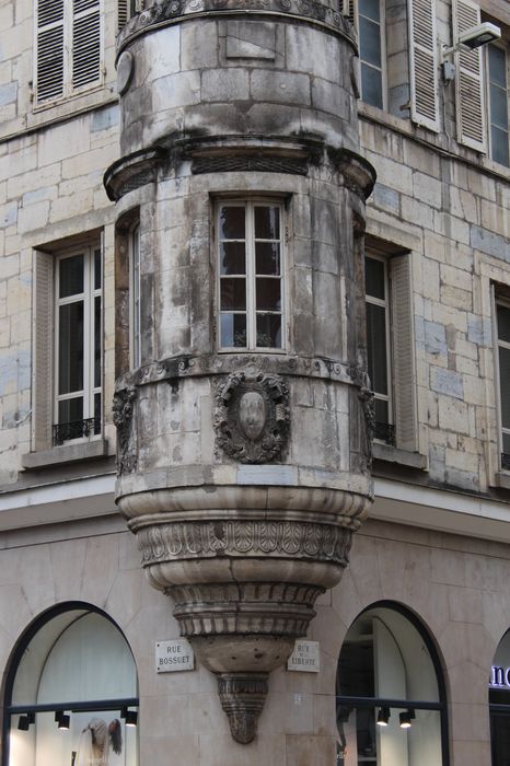 Immeuble, ancien hôtel Millière : Détail de la tourelle d’angle