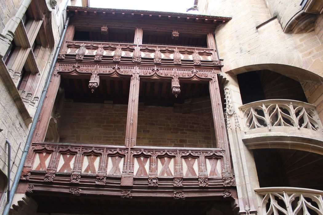 Hôtel Chambellan (ancien) dénommé également hôtel des ambassadeurs d'Angleterre : Cour intérieure, façade est, vue partielle