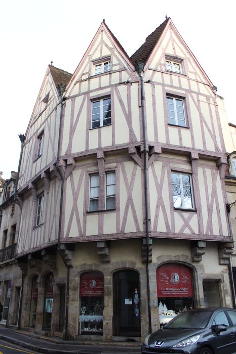 Maison : Façades sur rue, vue générale