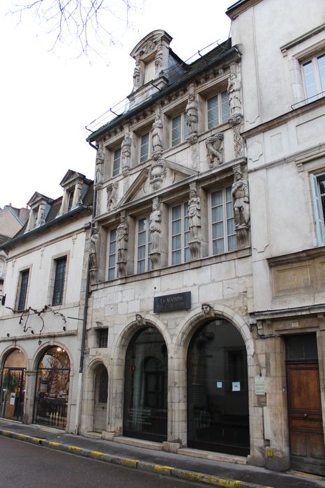 Maison dite des Cariatides ou Maison Pouffier : Façade sur rue, vue générale