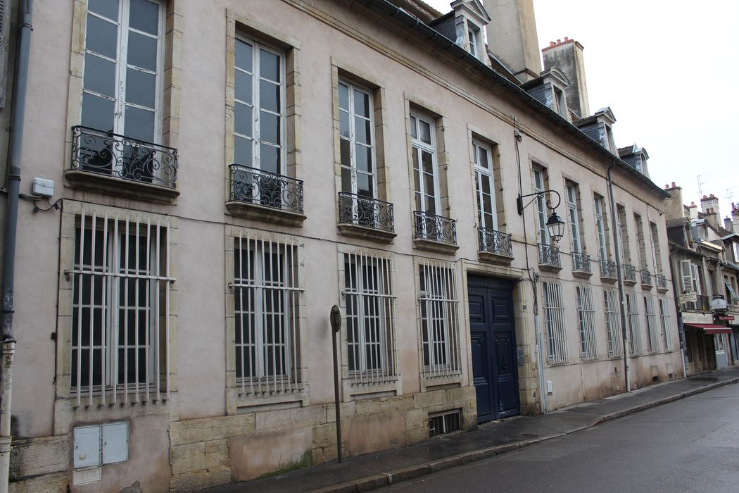 Hôtel Berbis de Longecourt : Façade sur rue, vue générale