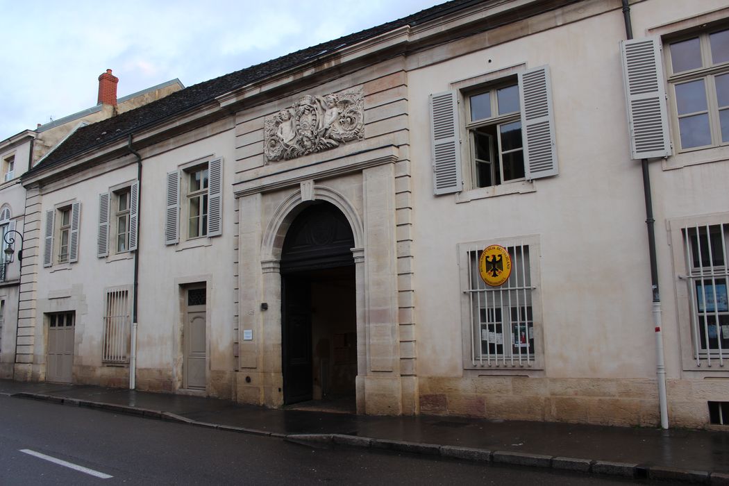 Hôtel Grasset : Façade sur rue, vue générale