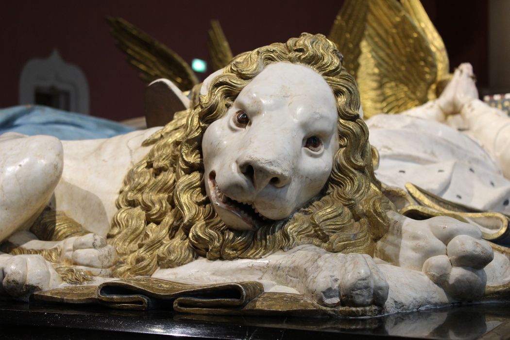 monument funéraire avec les gisants de Jean sans Peur et de Marguerite de Bavière accompagnés de pleurants, détail