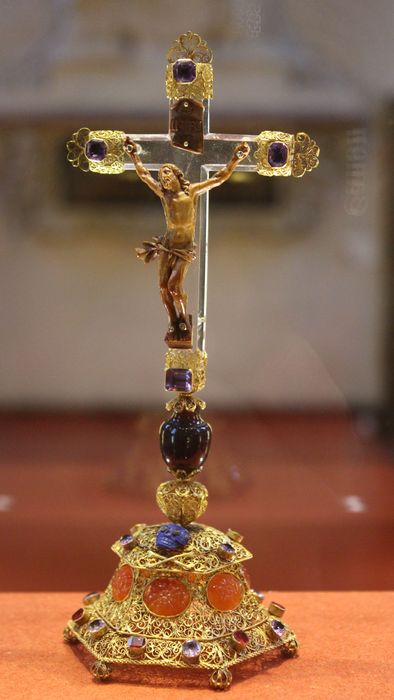 croix : crucifix dit de Christine de Suède