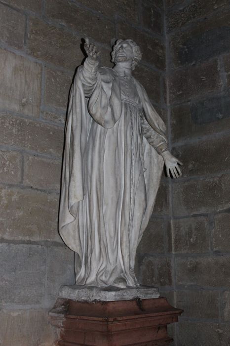 Statue : saint Yves