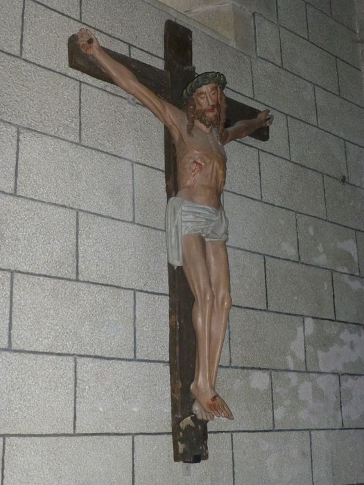 Statue : Christ en croix