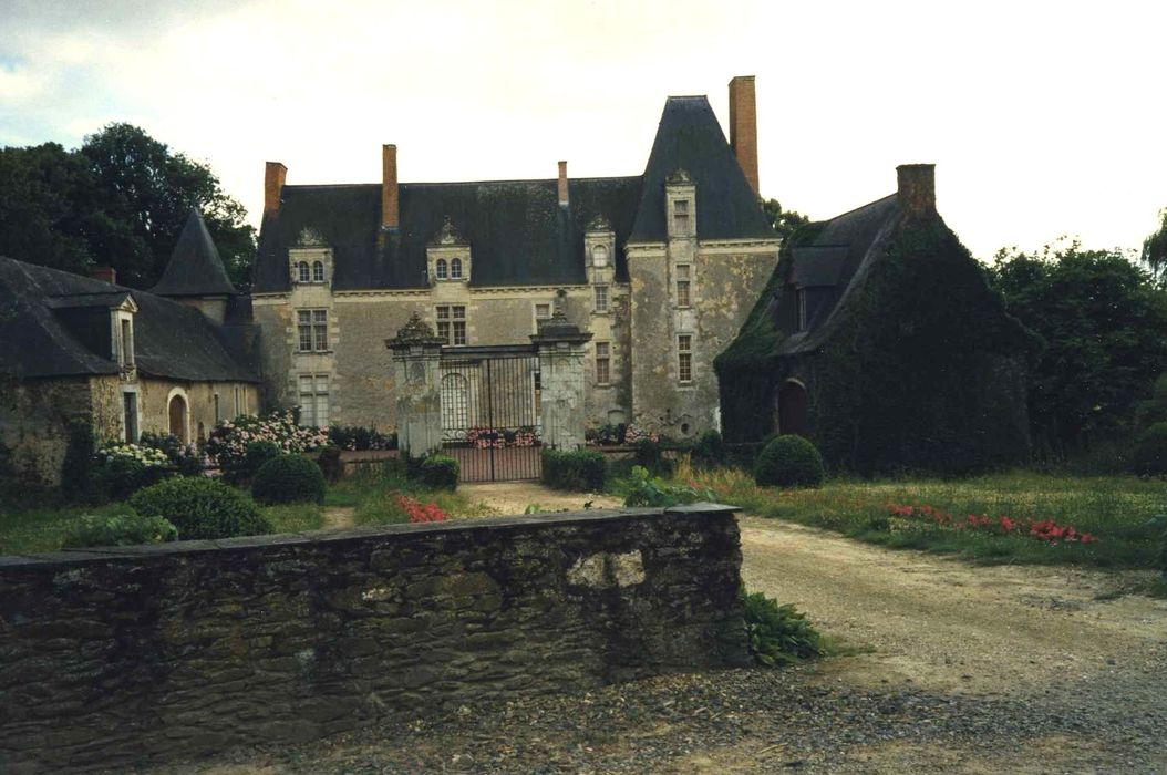 Château de Mortreux : Ensemble nord, vue générale