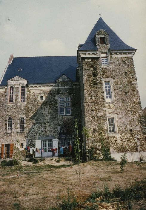 Manoir de la Touche-Moreau : Façade ouest, vue générale