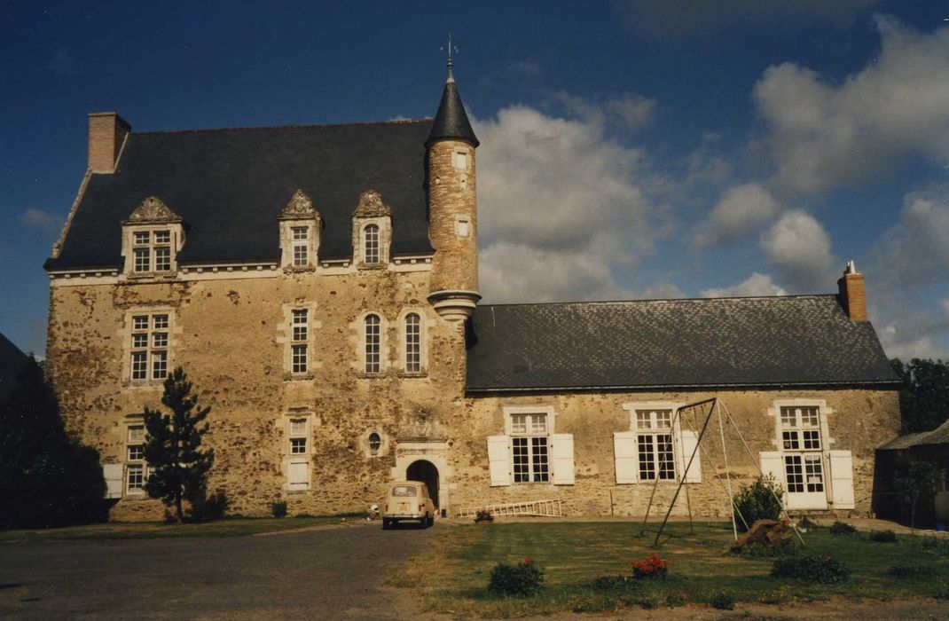 Manoir de la Touche-Moreau : Ensemble est, vue générale