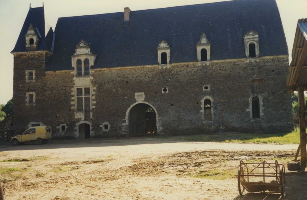 Manoir de Charnacé : Façade nord, vue générale