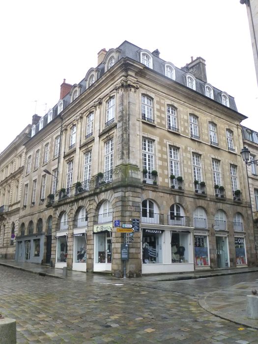 Immeuble : Façades sur rue, vue générale