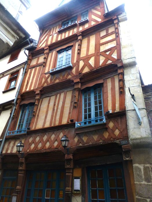 Maison : Façade sur rue, vue générale