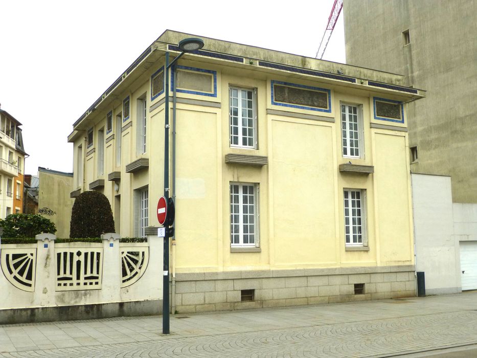 Maison dite maison Novello : Façades sud et ouest, vue générale