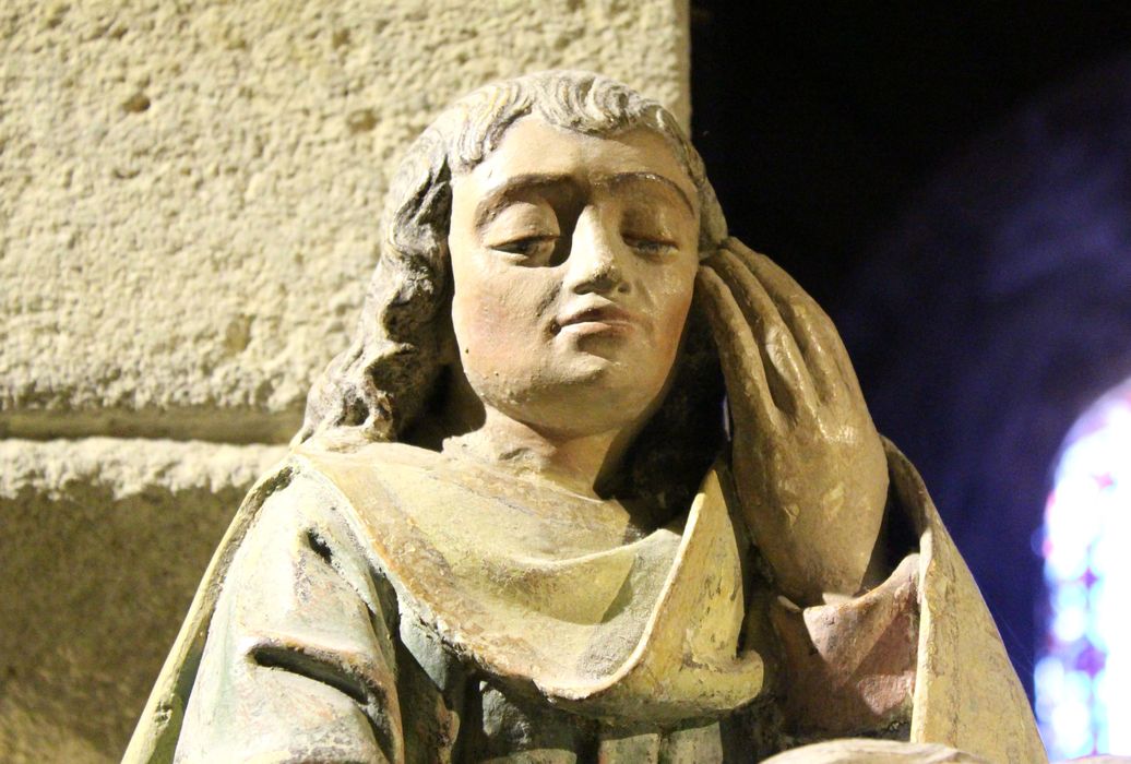 Groupe sculpté : Vierge de Pitié entre saint Jean et sainte Madeleine (la) : Détail