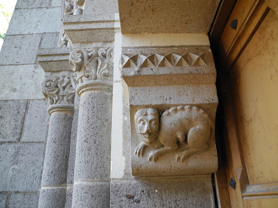 Chapelle d'Albart : Portail d’accès nord, détail