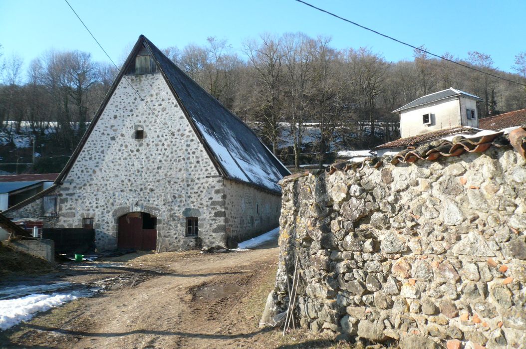 Domaine du Martinet : Grange, pignon sud-est, vu egénérale