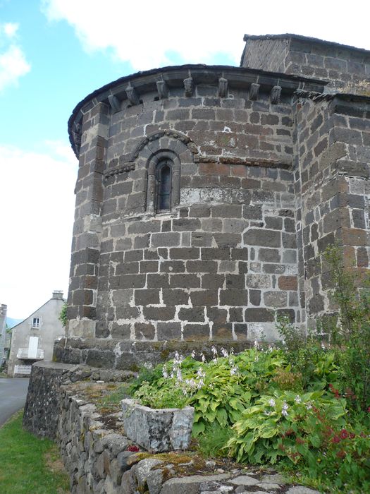 Eglise Saint-Hippolyte : Chevet, vue générale