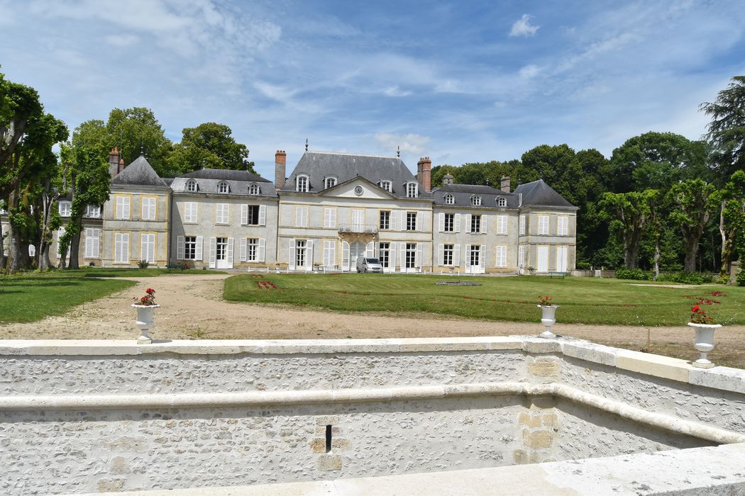 Château : Ensemble sud-est, vue générale