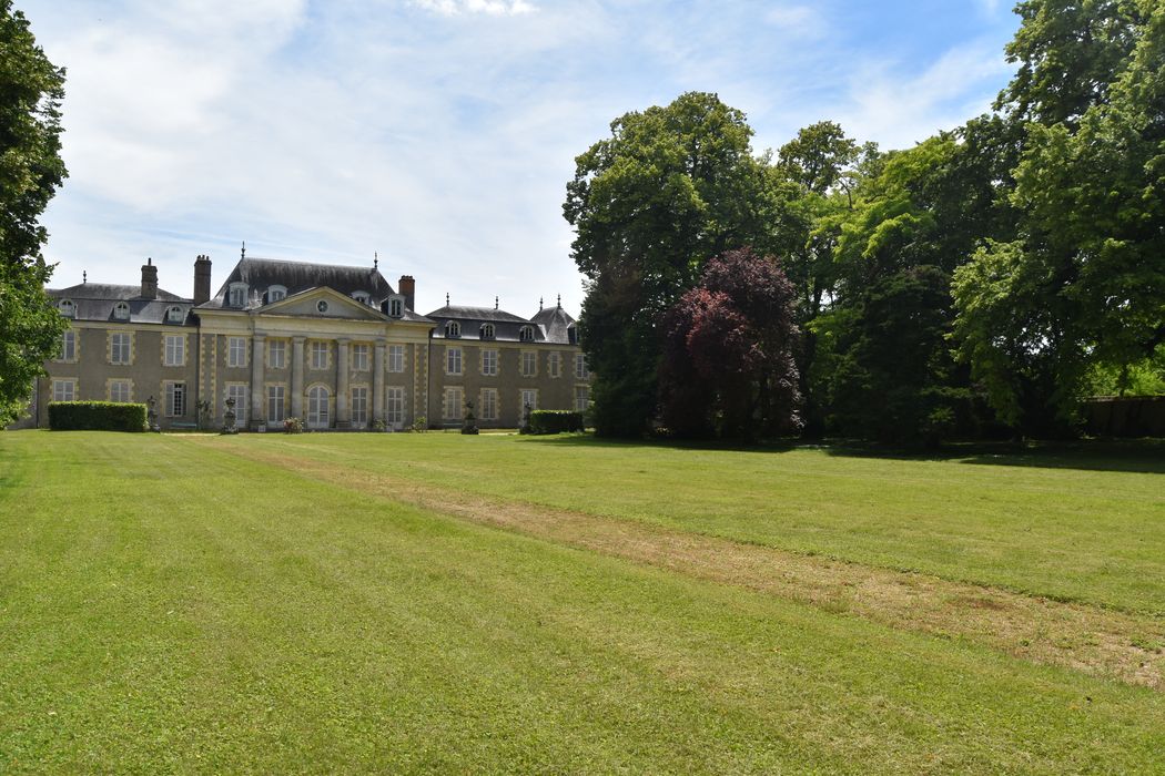 Château : Façade nord-ouest, vue générale