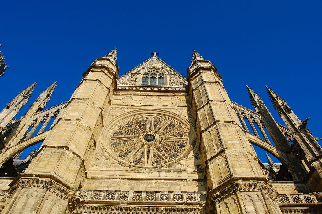 Cathédrale Sainte-Croix : Transept sud, vue partielle