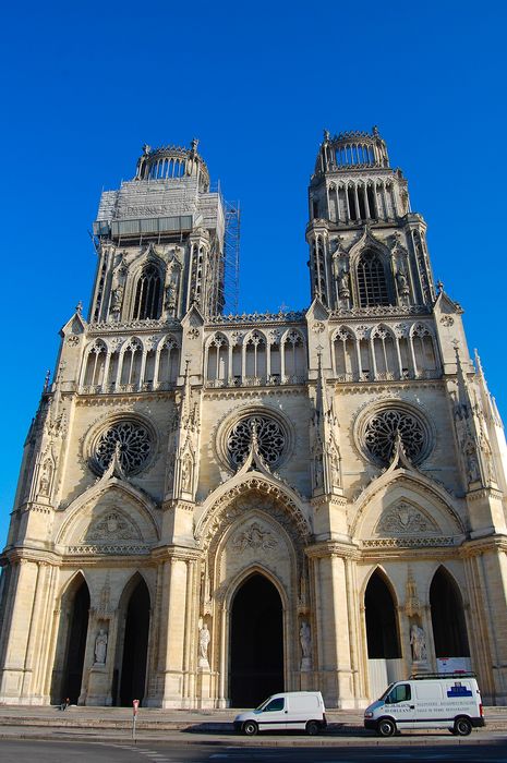 Cathédrale Sainte-Croix : Façade occidentale, vue générale