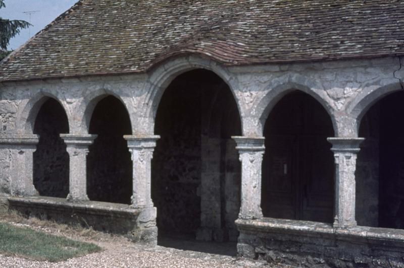 Porche à arcades