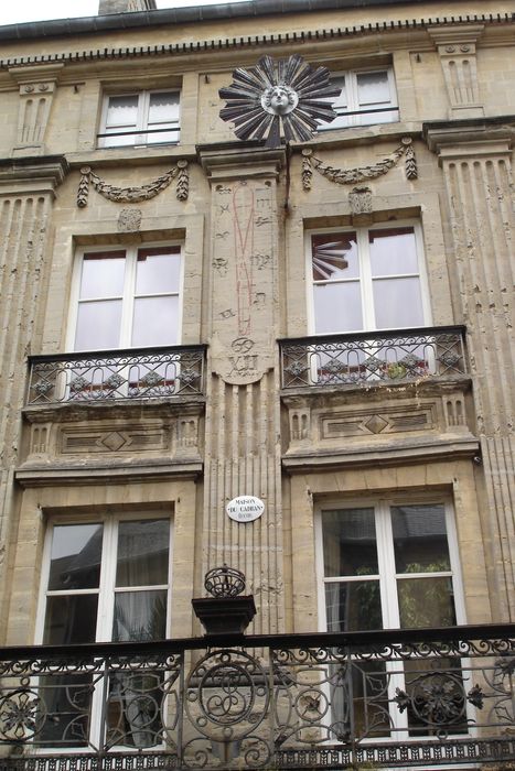 Immeuble dit Hôtel du Cadran : Façade sur rue, vue partielle