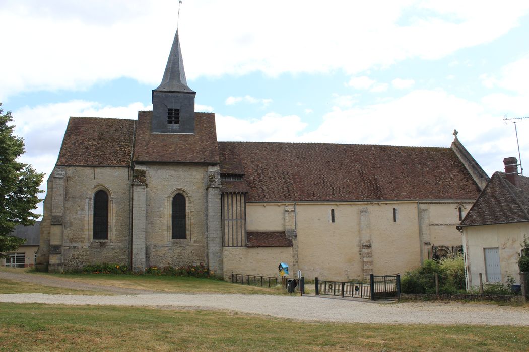 Eglise Sainte-Marie-Madeleine : Façade latérale nord, vue générale