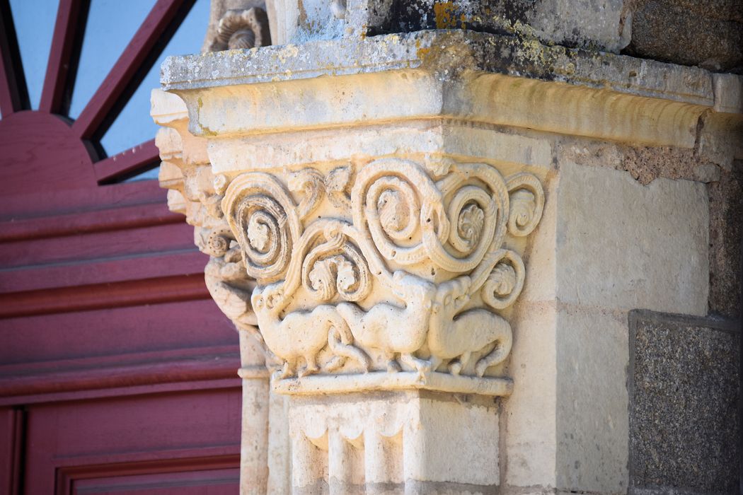 Eglise Saint-Hilaire : Portail nord, détail