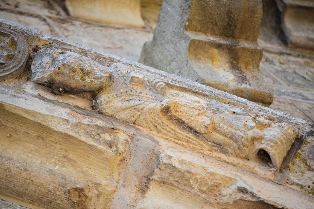 Eglise Saint-Hilaire : Portail nord, détail