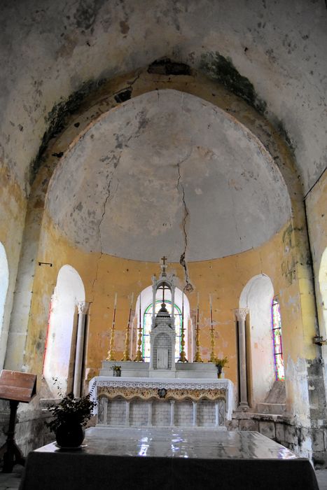 Eglise Saint-Hilaire : Choeur, vue générale