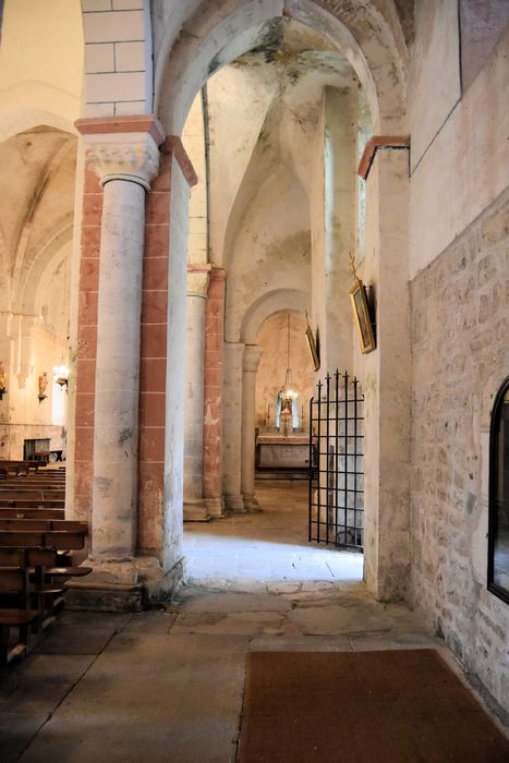 Eglise Saint-Hilaire : Bas-côté sud, vue générale