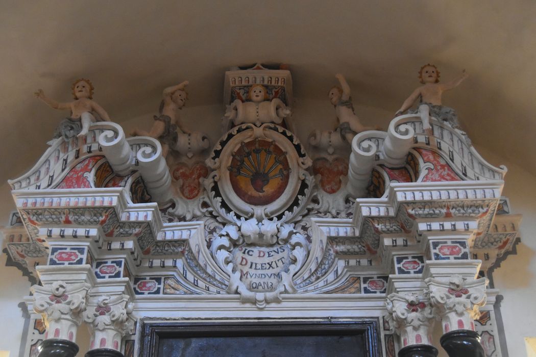 Eglise Saint-André : retable latéral, vue partielle