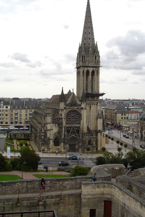 Eglise Saint-Pierre : Façade nord, vue générale