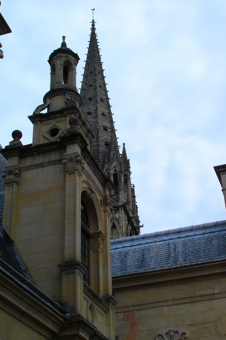 Ancien hôtel d'Escoville : Détail d'une lucarne