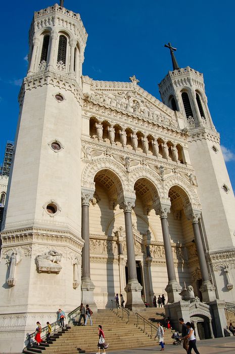 Sanctuaire de Fourvière : Façade occidentale, vue générale