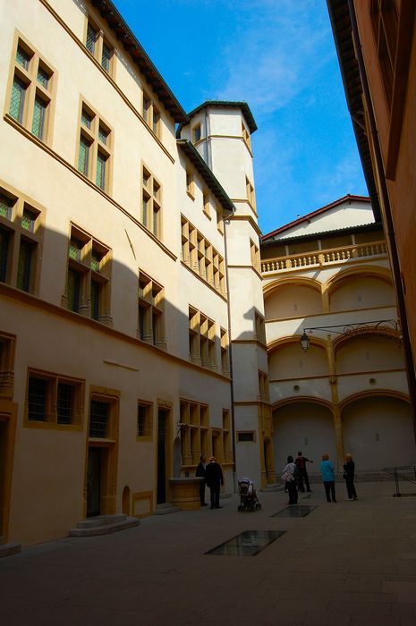 Hôtel de Gadagne : Cour intérieure, façades, vue générale