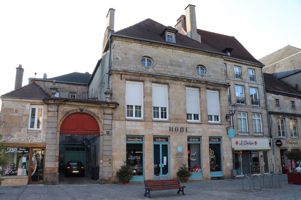 Hôtel : Façade sur rue, vue générale