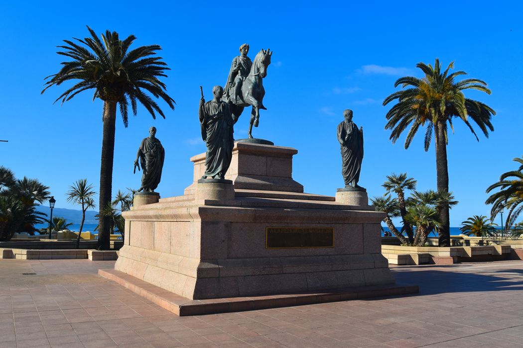 Monument commémoratif Napoléon et ses frères : Monument commémoratif Napoléon et ses frères