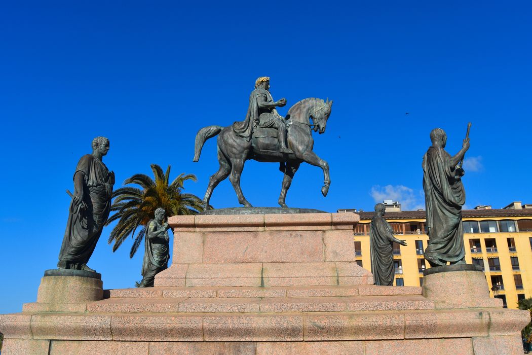 Monument commémoratif Napoléon et ses frères : Monument commémoratif Napoléon et ses frères