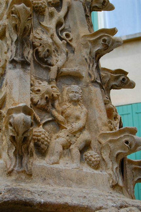 Fontaine Saint-Michel : Détail