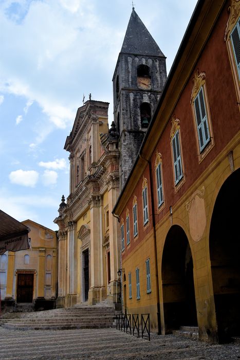 Eglise Saint-Michel : Façade est, vue partielle