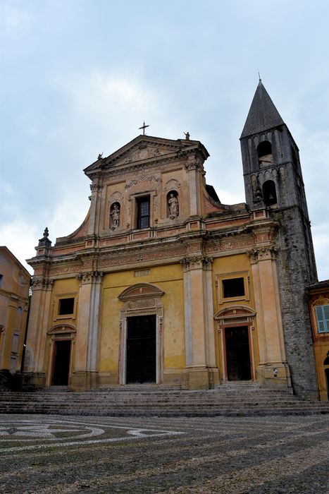 Eglise Saint-Michel : Façade est, vue générale