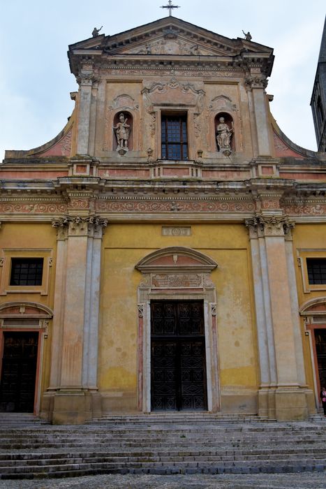 Eglise Saint-Michel : Façade est, vue partielle