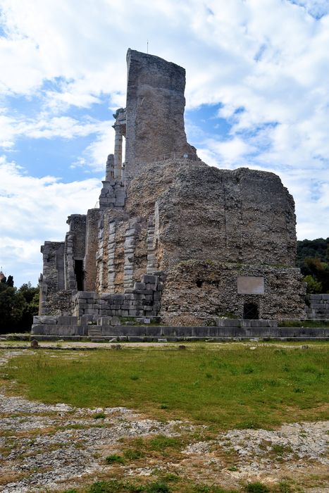 Ruines du Trophée d'Auguste : Ensemble sud-est, vue générale