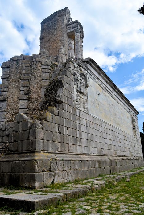 Ruines du Trophée d'Auguste : Ensemble ouest, vue générale