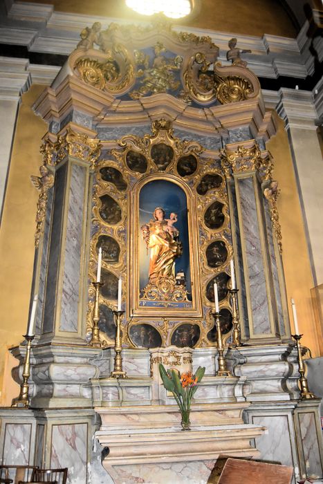 autel retable du Rosaire, tableaux : les Mystères du Rosaire, statue : Vierge à l'Enfant - © Ministère de la Culture (France), Médiathèque du patrimoine et de la photographie, diffusion RMN-GP