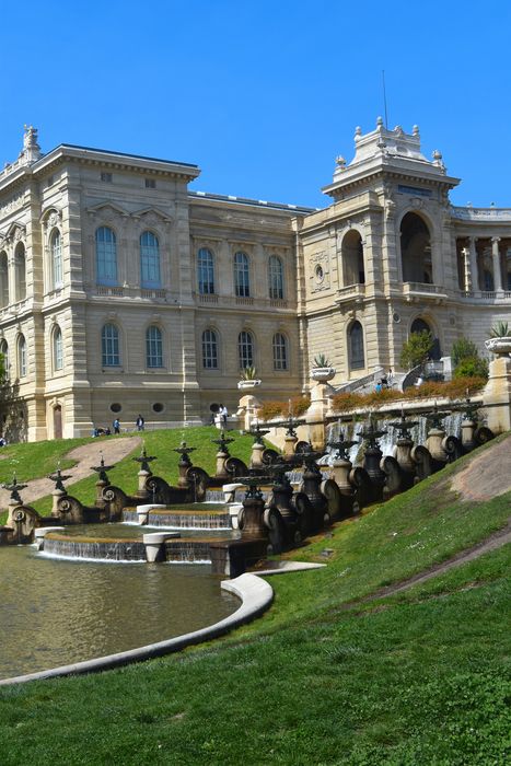 Palais Longchamp : Pavillon nord, façade sud, vue partielle