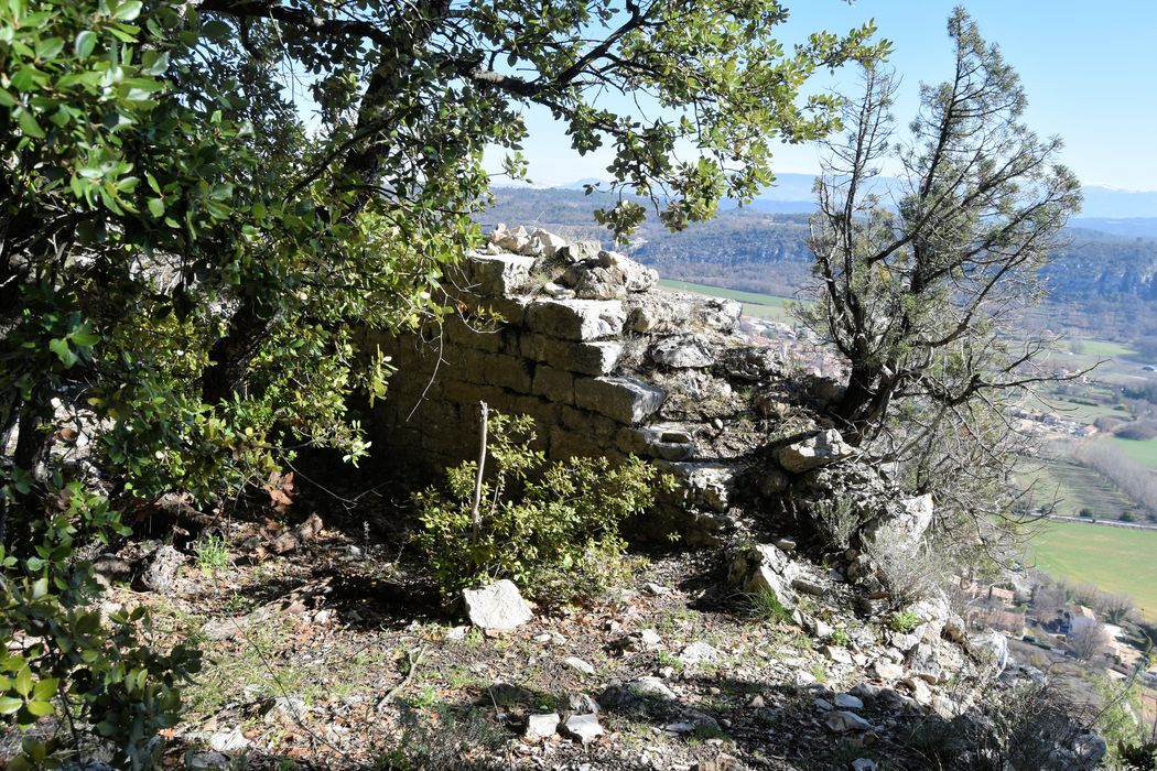 Village médiéval : Vue partielle des ruines