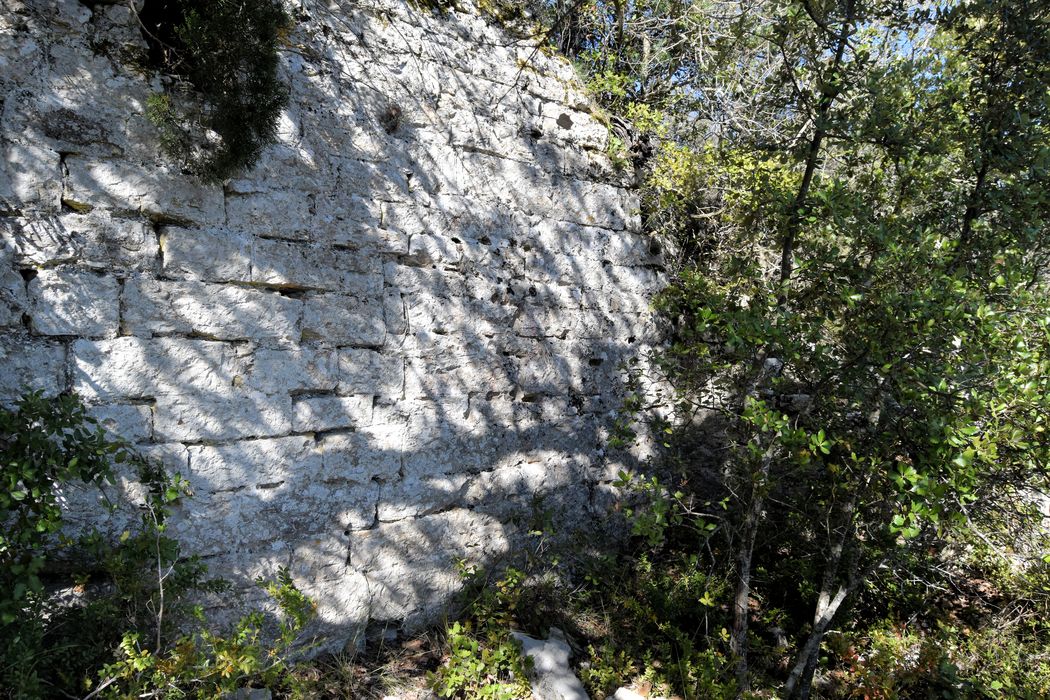 Village médiéval : Vue partielle des ruines